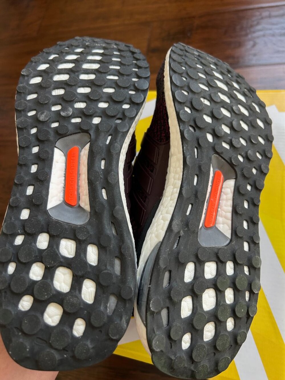 Adidas Ultraboost mens sneakers running shoes size 9 with box like new - Picture 5 of 7